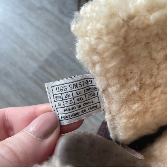 Ugg Gaviota Brown Suede Fringe Leather Winter Boots Fur 9 - Picture 3 of 8